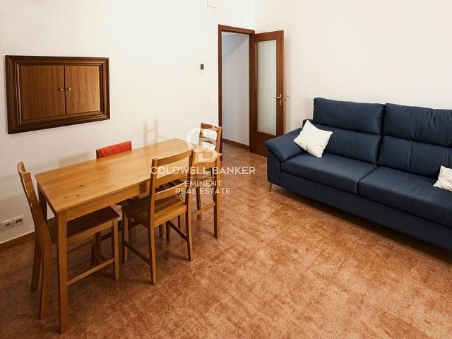 Piso en venta en calle Del Comte Borrell, Barcelona, de 63 m² 3 habitaciones por 480.000