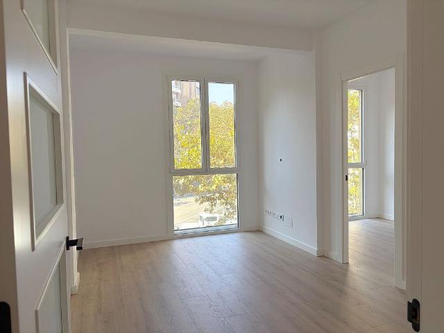 Piso en venta en calle Urgell Aragón, Barcelona, de 68 m² 3 habitaciones por 398.500