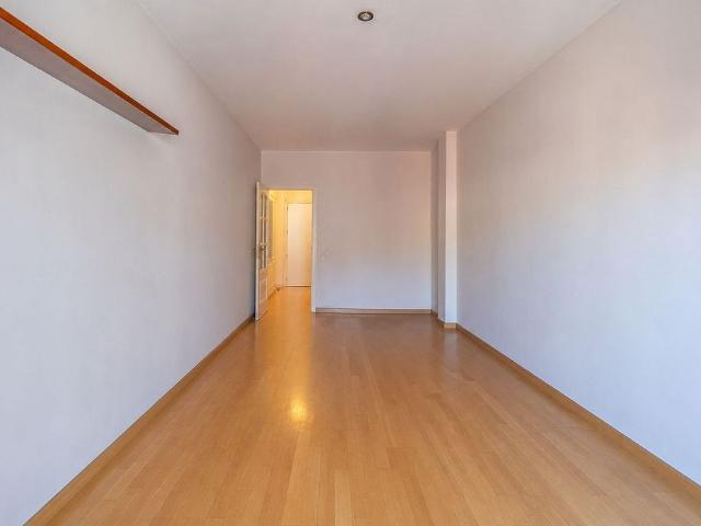 Piso en venta en calle Del Comte Borrell, Barcelona, de 82 m² 3 habitaciones por 705.000