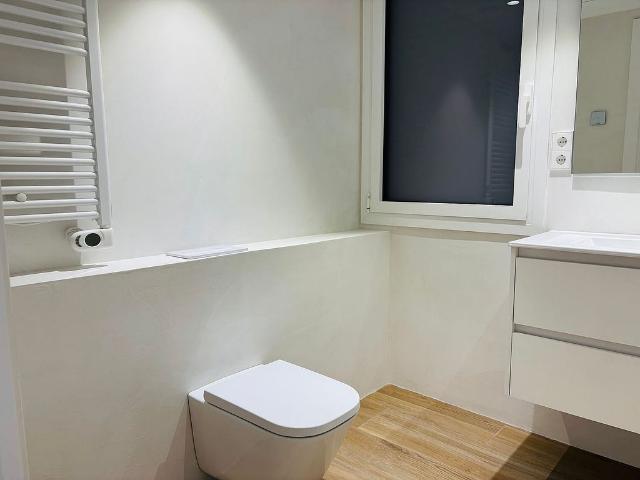 Piso en venta en calle Del Comte Borrell, Barcelona, de 160 m² 3 habitaciones por 750.000