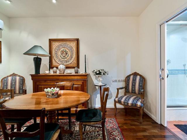 Piso en venta en calle Del Comte D'urgell, Barcelona, de 49 m² 1 habitación por 329.000