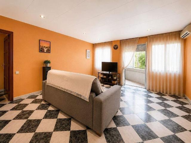Piso en venta en calle Del Comerç, Barcelona, de 83 m² 4 habitaciones por 430.000