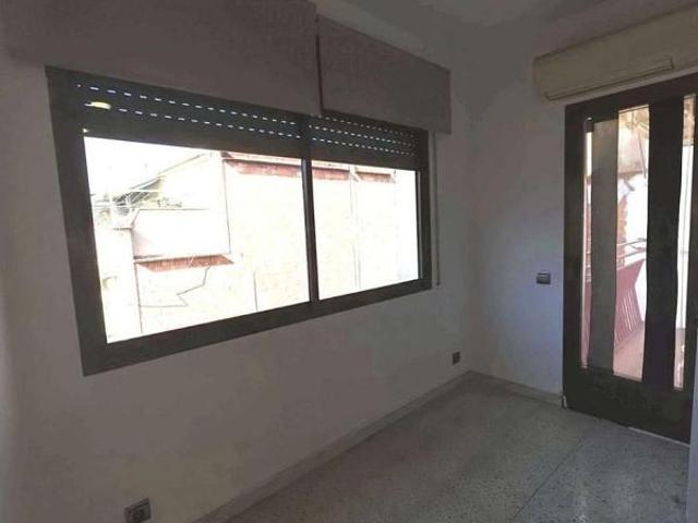 Piso en venta en calle Del Conveni, Barcelona, de 79 m² 3 habitaciones por 231.000