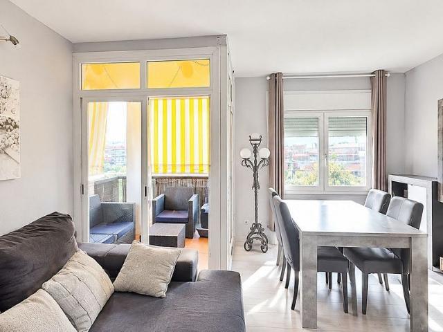 Piso en venta en calle Del Concili de Trento, Barcelona, de 100 m² 3 habitaciones por 479.900