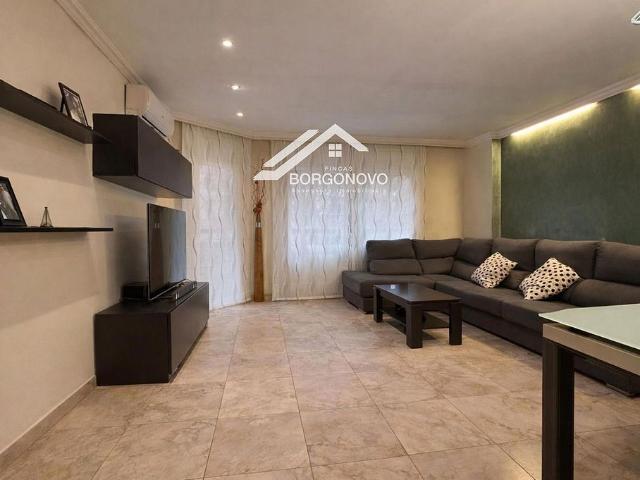 Piso en venta en calle Del Concili de Trento, Barcelona, de 90 m² 4 habitaciones por 435.000
