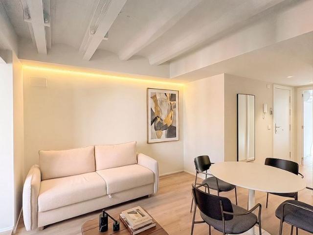 Piso en venta en calle Del Consell de Cent, Barcelona, de 40 m² 1 habitación por 340.000