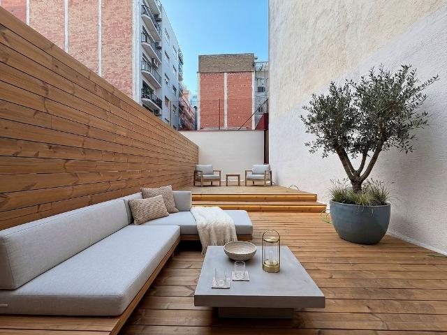 Piso en venta en calle Del Consell de Cent, Barcelona, de 73 m² 2 habitaciones por 410.000