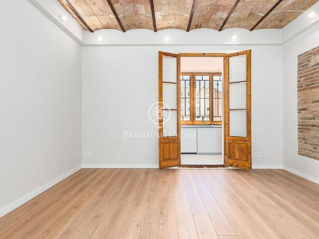 Piso en venta en calle Del Consell de Cent, Barcelona, de 90 m² 3 habitaciones por 730.000