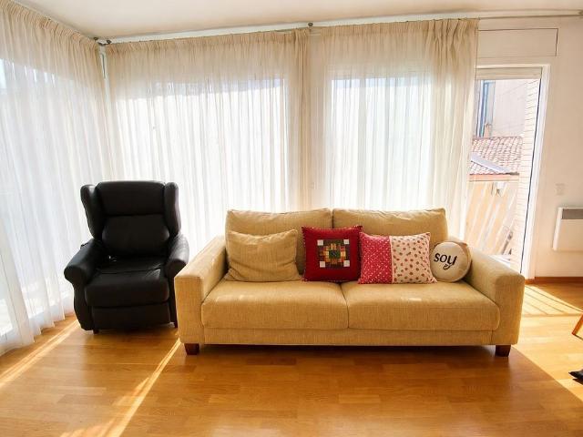 Piso en venta en calle Del Col·Legi, Terrassa, de 50 m² 1 habitación por 135.000