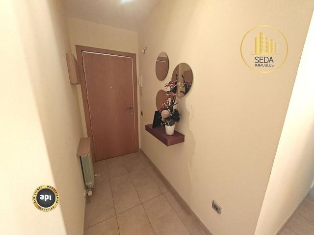 Piso en venta en calle Del Dibuixant Avellaneda, Terrassa, de 58 m² 2 habitaciones por 219.700