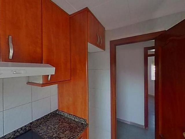 Piso en venta en calle Del Dibuixant Junceda, Rubí, de 62 m² 3 habitaciones por 112.720