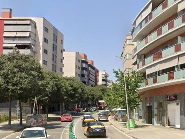 Piso en venta en calle Del Doctor Antoni Pujadas, Sant Boi de Llobregat, de 86 m² 3 habitaciones por 130.000