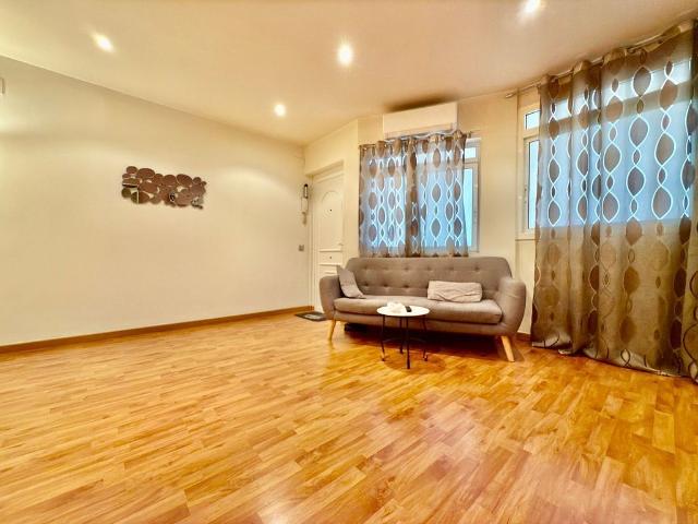Piso en venta en calle Del Doctor Giné i Partagàs, Barcelona, de 101 m² 3 habitaciones por 330.000