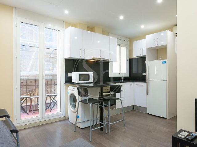 Piso en venta en calle Del Doctor Giné i Partagàs, Barcelona, de 32 m² 2 habitaciones por 205.000