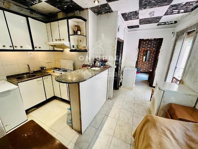 Piso en venta en calle Del Doctor Giné i Partagàs, Barcelona, de 34 m² 2 habitaciones por 175.000