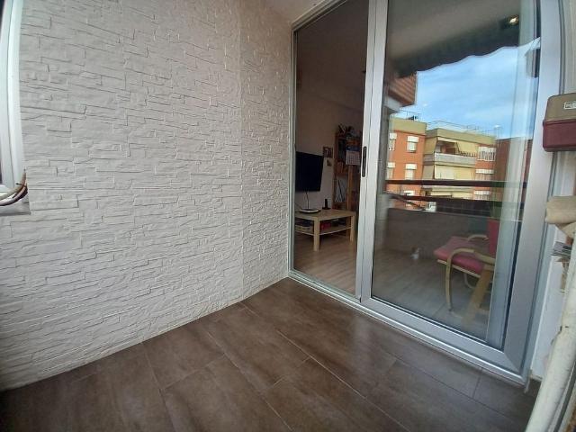 Piso en venta en calle Del Doctor Robert, Badalona, de 65 m² 2 habitaciones por 250.000
