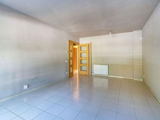 Piso en venta en calle Del Doctor Trueta, Lleida, de 76 m² 3 habitaciones por 181.000