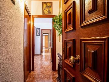 Piso en venta en calle Del Freixe, Cornellà de Llobregat, de 99 m² 3 habitaciones por 299.000