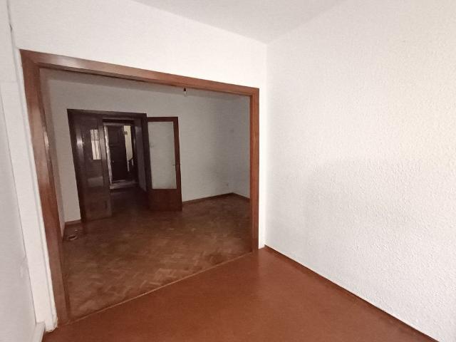 Piso en venta en calle Del Freser, Barcelona, de 65 m² 2 habitaciones por 275.000