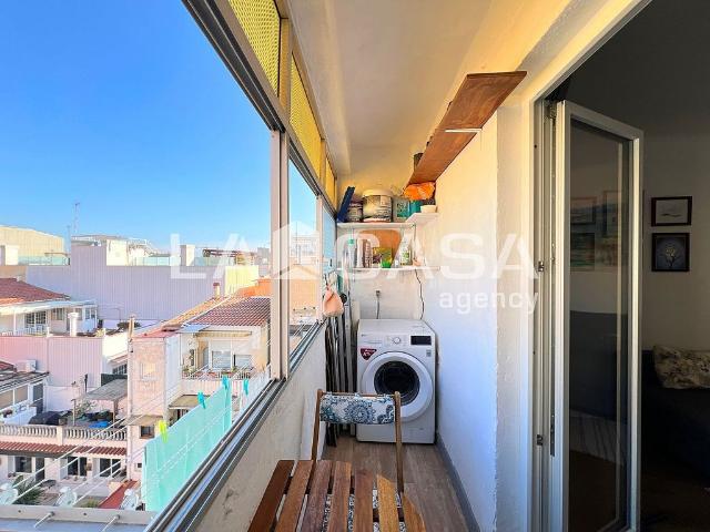 Piso en venta en calle Del General Weyler, Badalona, de 56 m² 1 habitación por 179.000
