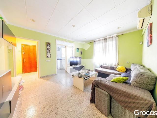 Piso en venta en calle Del Germà Joaquim, Terrassa, de 75 m² 3 habitaciones por 169.000