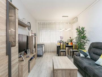 Piso en venta en calle Del Guadiana, Barcelona, de 73 m² 3 habitaciones por 265.000