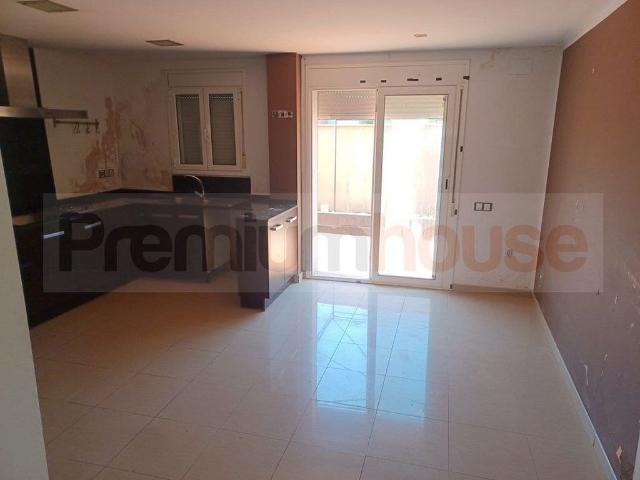 Piso en venta en calle Del Llobregat, Esparreguera, de 67 m² 3 habitaciones por 169.000