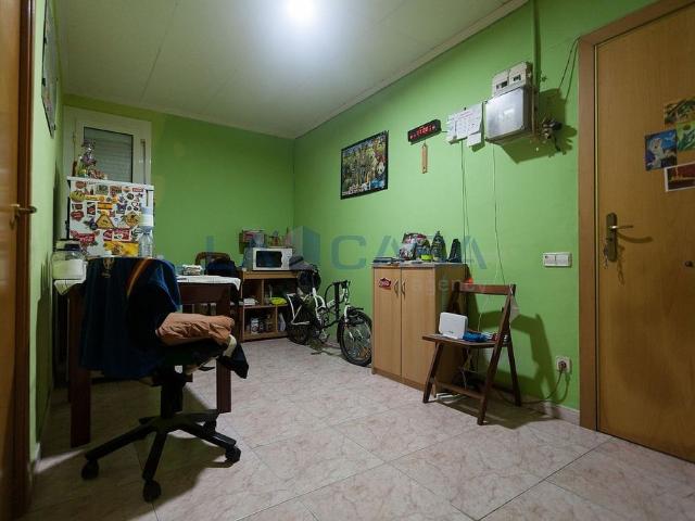 Piso en venta en calle Del Llorer, Hospitalet de Llobregat, L´, de 56 m² 3 habitaciones por 135.000