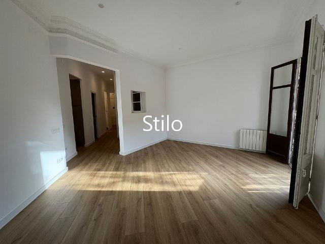 Piso en venta en calle Del Marquès de Campo Sagrado, Barcelona, de 60 m² 2 habitaciones por 460.000