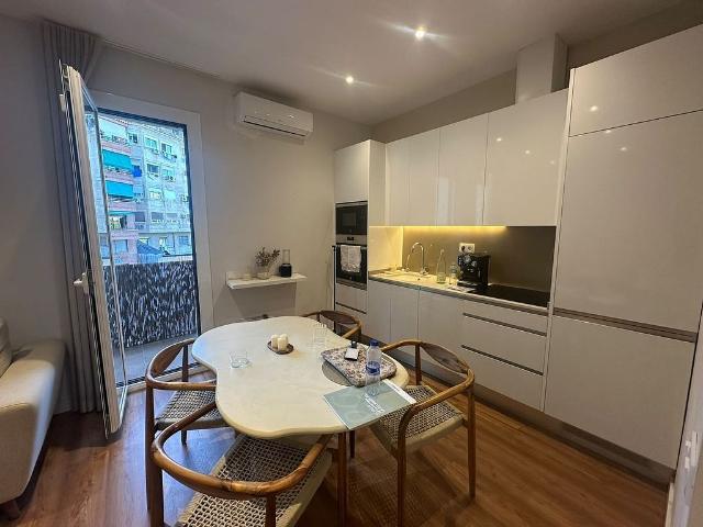 Piso en venta en calle Del Marquès de Sentmenat, Barcelona, de 64 m² 2 habitaciones por 460.000
