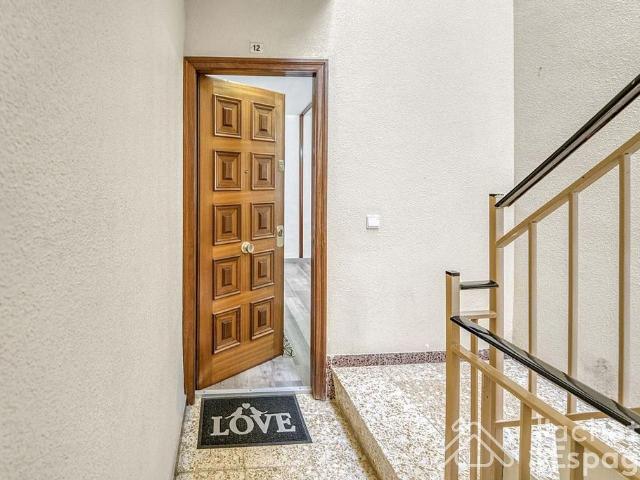 Piso en venta en calle Del Marquès de Valterra, Sant Carles de la Ràpita, de 87 m² 4 habitaciones por 135.000