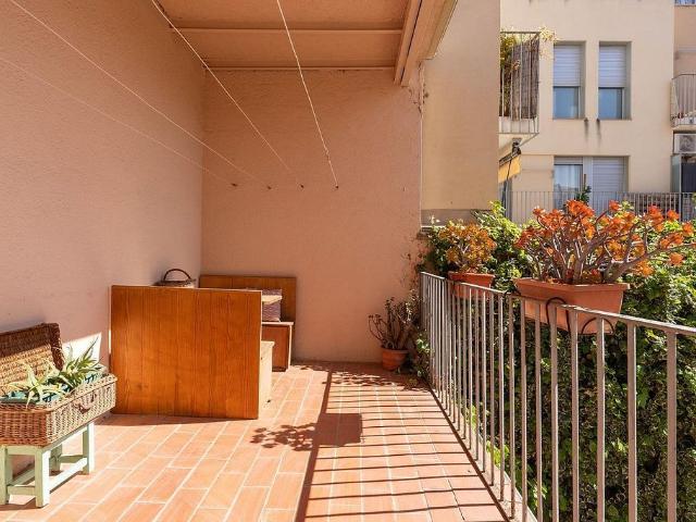 Piso en venta en calle Del Mas Adei, Terrassa, de 183 m² 5 habitaciones por 390.000