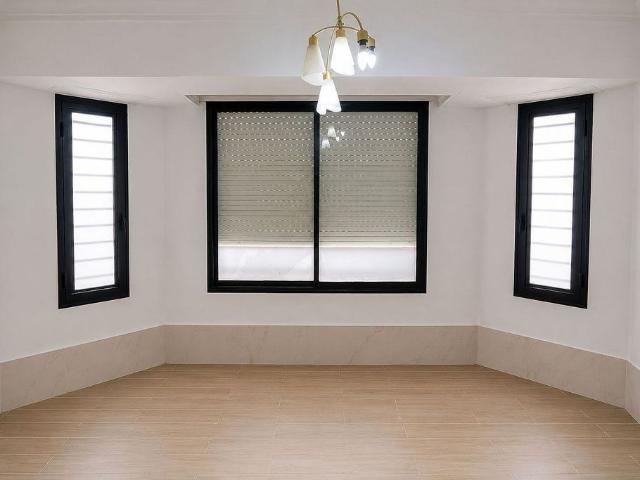 Piso en venta en calle Del Montseny, Hospitalet de Llobregat, L´, de 57 m² 3 habitaciones por 200.000