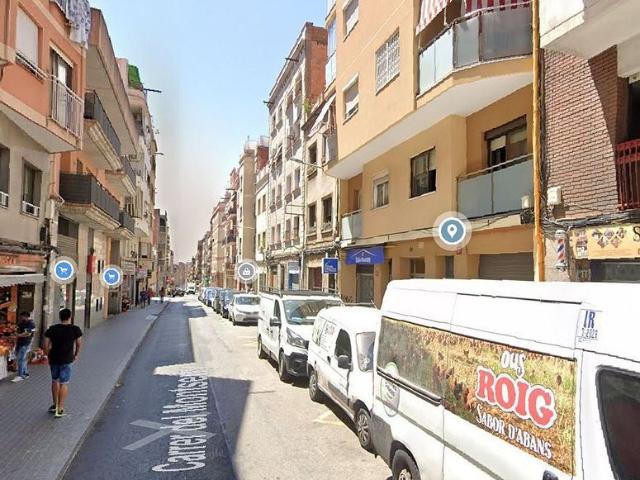 Piso en venta en calle Del Montseny, Hospitalet de Llobregat, L´, de 65 m² 4 habitaciones por 110.334
