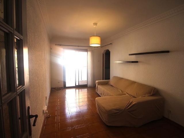 Piso en venta en calle Del Montseny, Hospitalet de Llobregat, L´, de 65 m² 4 habitaciones por 225.000