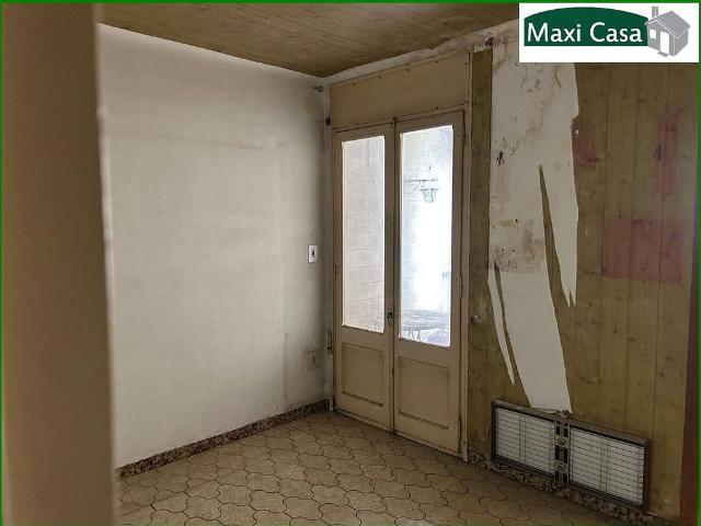 Piso en venta en calle Del Montseny, Sabadell, de 70 m² 3 habitaciones por 160.000