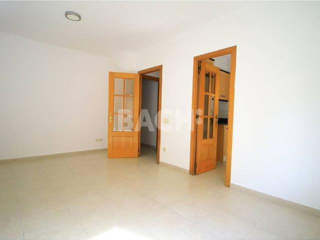 Piso en venta en calle Del Pare Coll, Vic, de 82 m² 4 habitaciones por 185.000