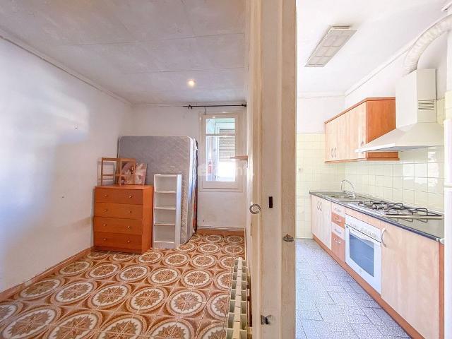 Piso en venta en calle Del Pare Laínez, Barcelona, de 55 m² 2 habitaciones por 260.000