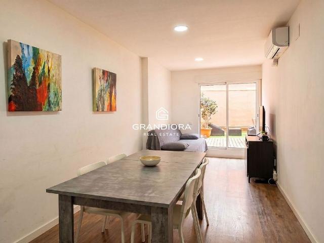 Piso en venta en calle Del Parlament, Barcelona, de 64 m² 2 habitaciones por 520.000