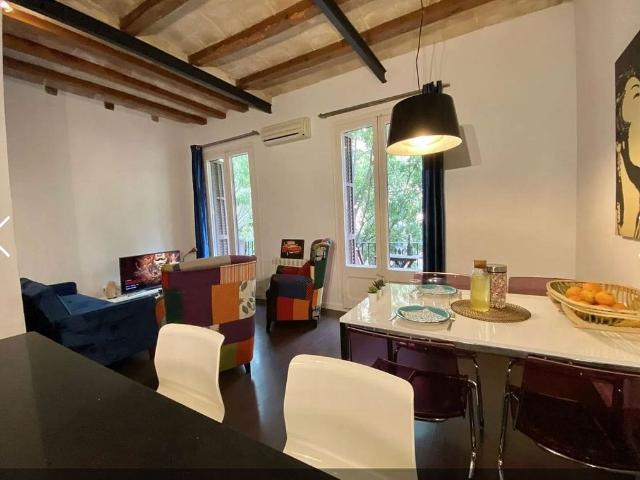 Piso en venta en calle Del Parlament, Barcelona, de 60 m² 2 habitaciones por 450.000