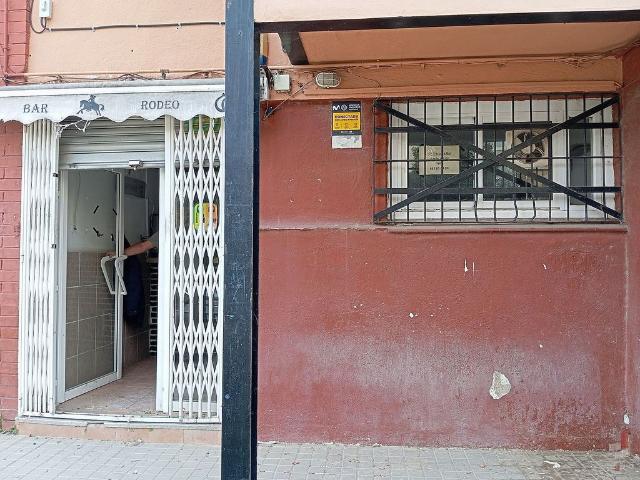 Piso en venta en calle Del Pedraforca, Barcelona, de 60 m² 2 habitaciones por 135.000