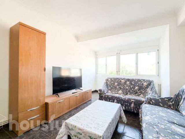 Piso en venta en calle Del Pedraforca, Barcelona, de 66 m² 3 habitaciones por 187.000