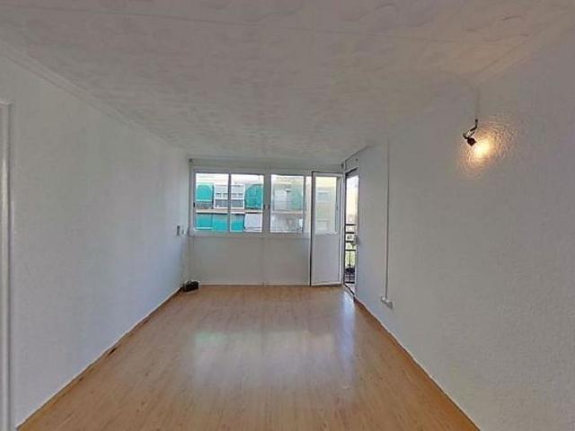 Piso en venta en calle Del Pintor Fortuny, Llagosta, La, de 61 m² 3 habitaciones por 97.550
