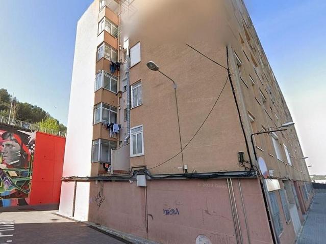 Piso en venta en calle Del Pinar, Rubí, de 58 m² 2 habitaciones por 60.000