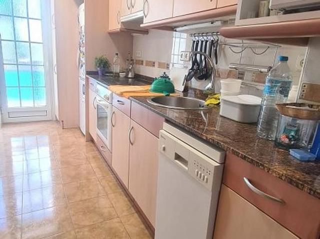 Piso en venta en calle Del Pont del Treball Digne, Barcelona, de 65 m² 2 habitaciones por 265.000