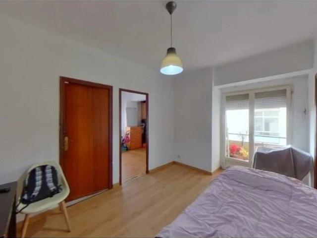 Piso en venta en calle Del Pont del Treball Digne, Barcelona, de 73 m² 3 habitaciones por 231.000