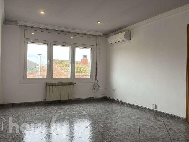 Piso en venta en calle Del Pont, Santa Margarida de Montbui, de 69 m² 3 habitaciones por 89.000