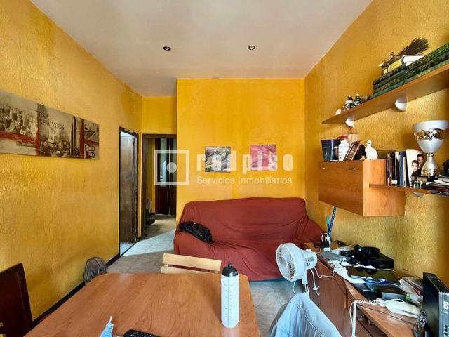Piso en venta en calle Del Poeta Cabanyes, Barcelona, de 44 m² 2 habitaciones por 220.000