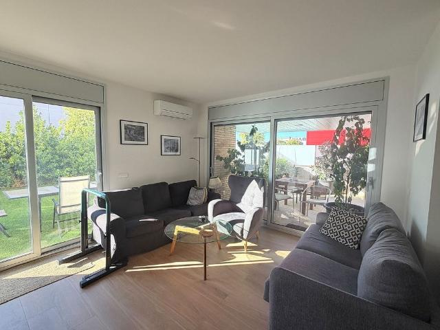 Piso en venta en calle Del Pla de Salt, Salt, de 92 m² 3 habitaciones por 340.000