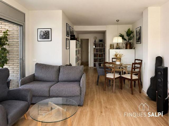 Piso en venta en calle Del Pla de Salt, Salt, de 92 m² 3 habitaciones por 359.000
